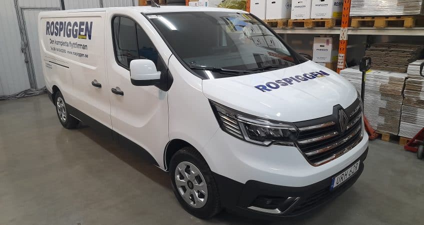 Idag har vi uppdaterat vagnparken med en Renault Trafic L2H1. Bilen kommer främst användas till kontorsflytt i Stockholm